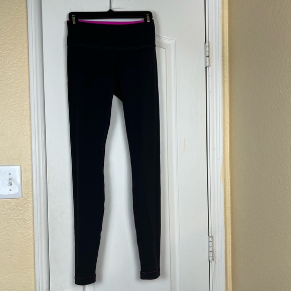 Lululemon Deep Fuchsia/Black Reversible Leggings Size 4 - Picture 9 of 14